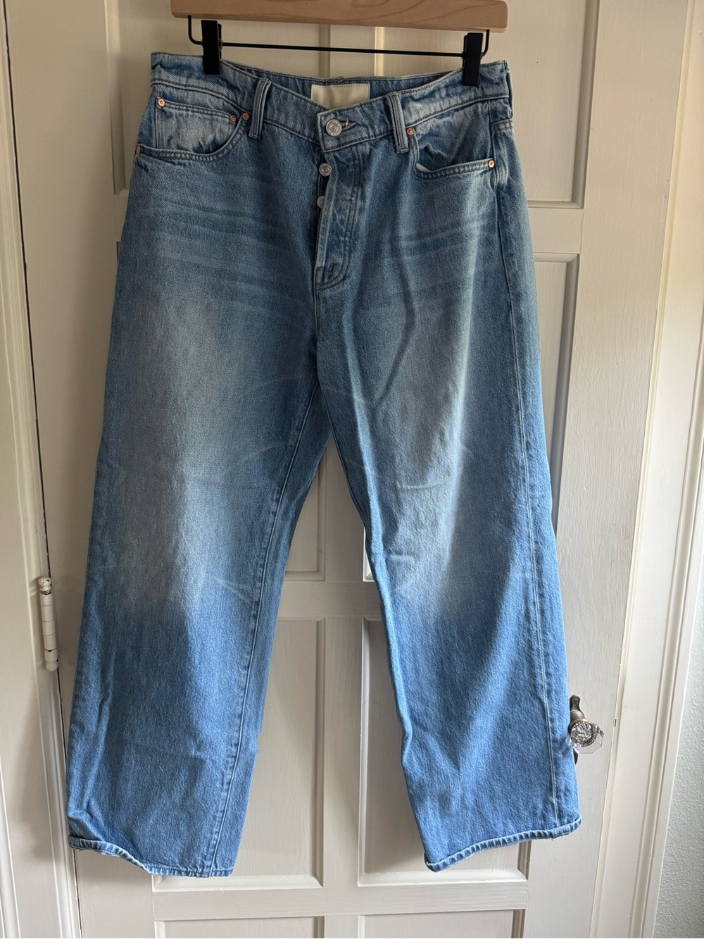 MOTHER Superior Lil’ Dodger Button Hover Cuff Light Wash Wide-Leg Cuffed Jeans - Picture 6 of 9